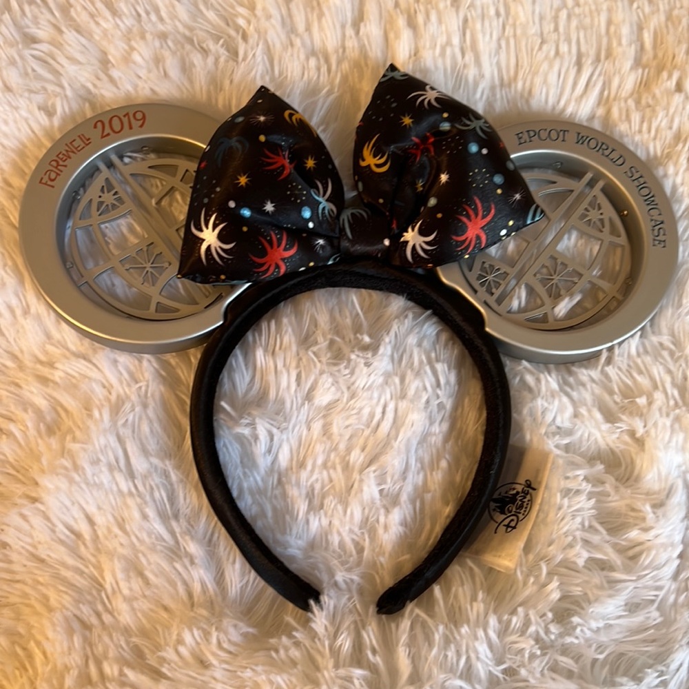 2019 Disney Epcot farewell illuminations Mickey Ears